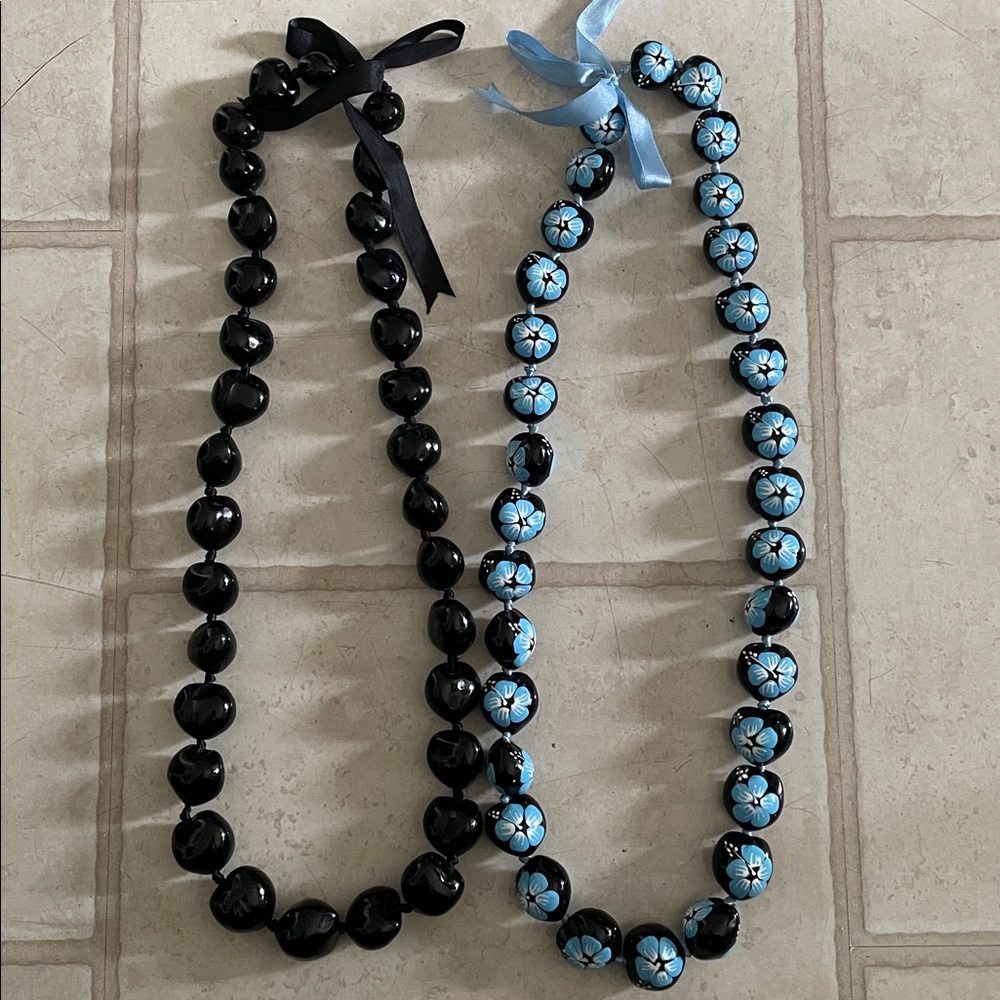 Hawaiian kukui nuts lei lot of 2, new without tag, blue and black